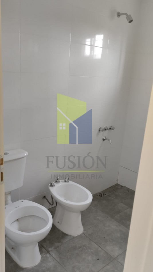 VENTA - MODERNA CASA EN BARRIO LOMA ALTA, LAS TALITAS